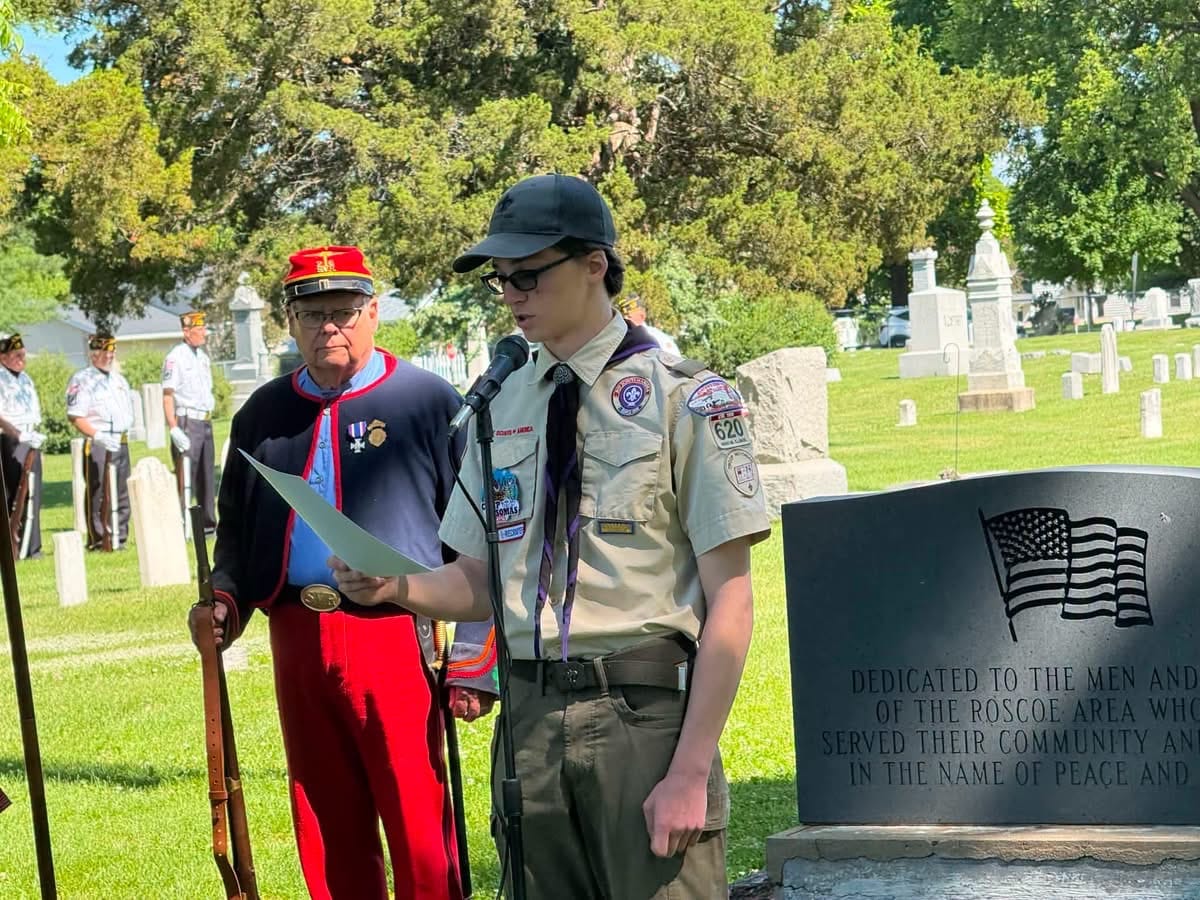 Eagle Scout replaced  headstones, marking graves for veterans in Roscoe Township Cemetery