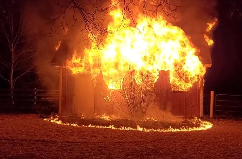 Barn lost in fire near South Beloit