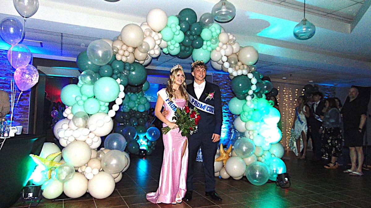 Hononegah students experience Tides of Elegance at 2026 Prom