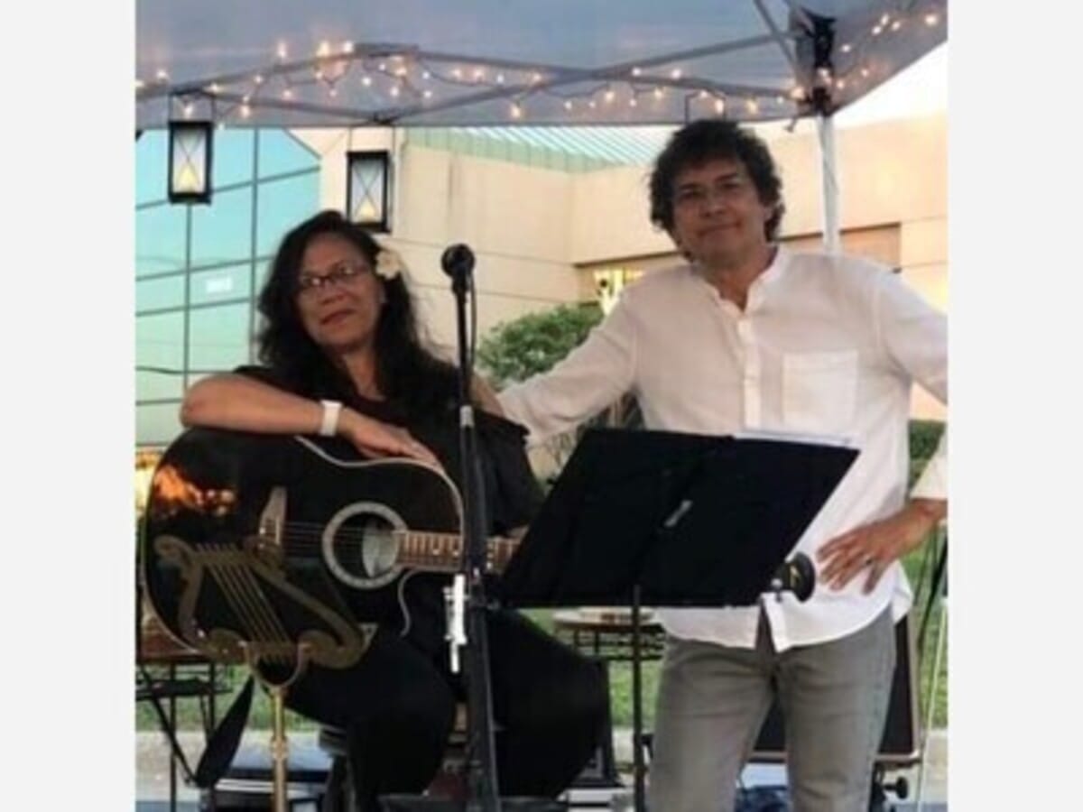 Live Music: Leinaala and Dave