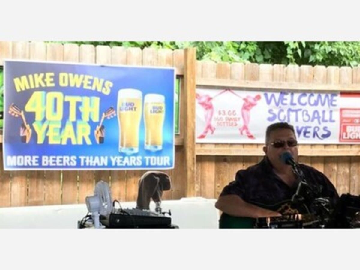Live Music: Mike Owens