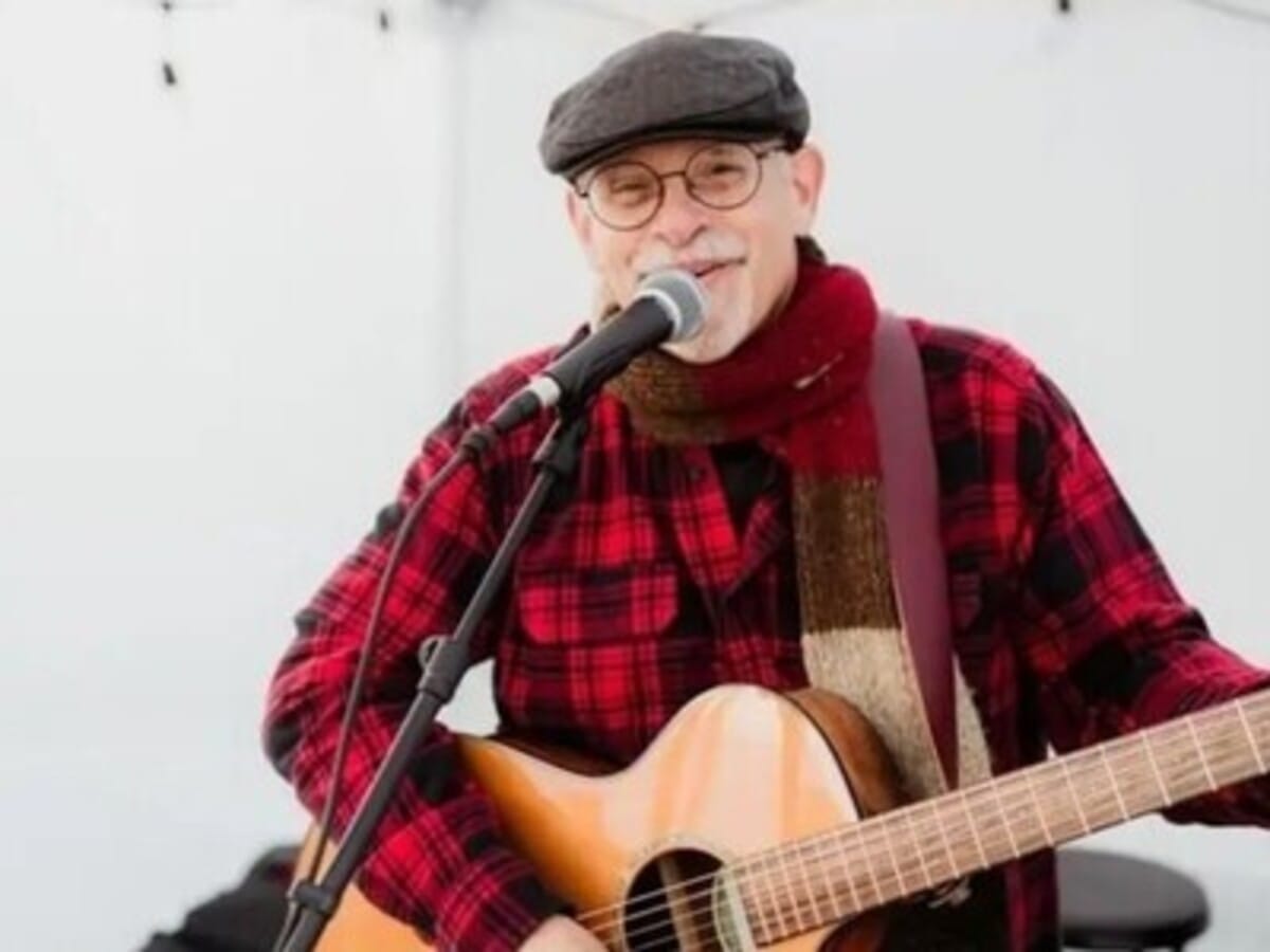 Live Music: Paul Hieser
