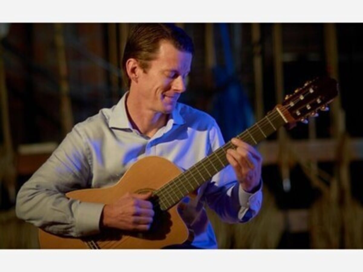 Live Music: Dan Maguire at Louie's