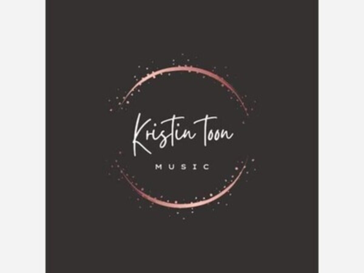 Live: Kristin Toon