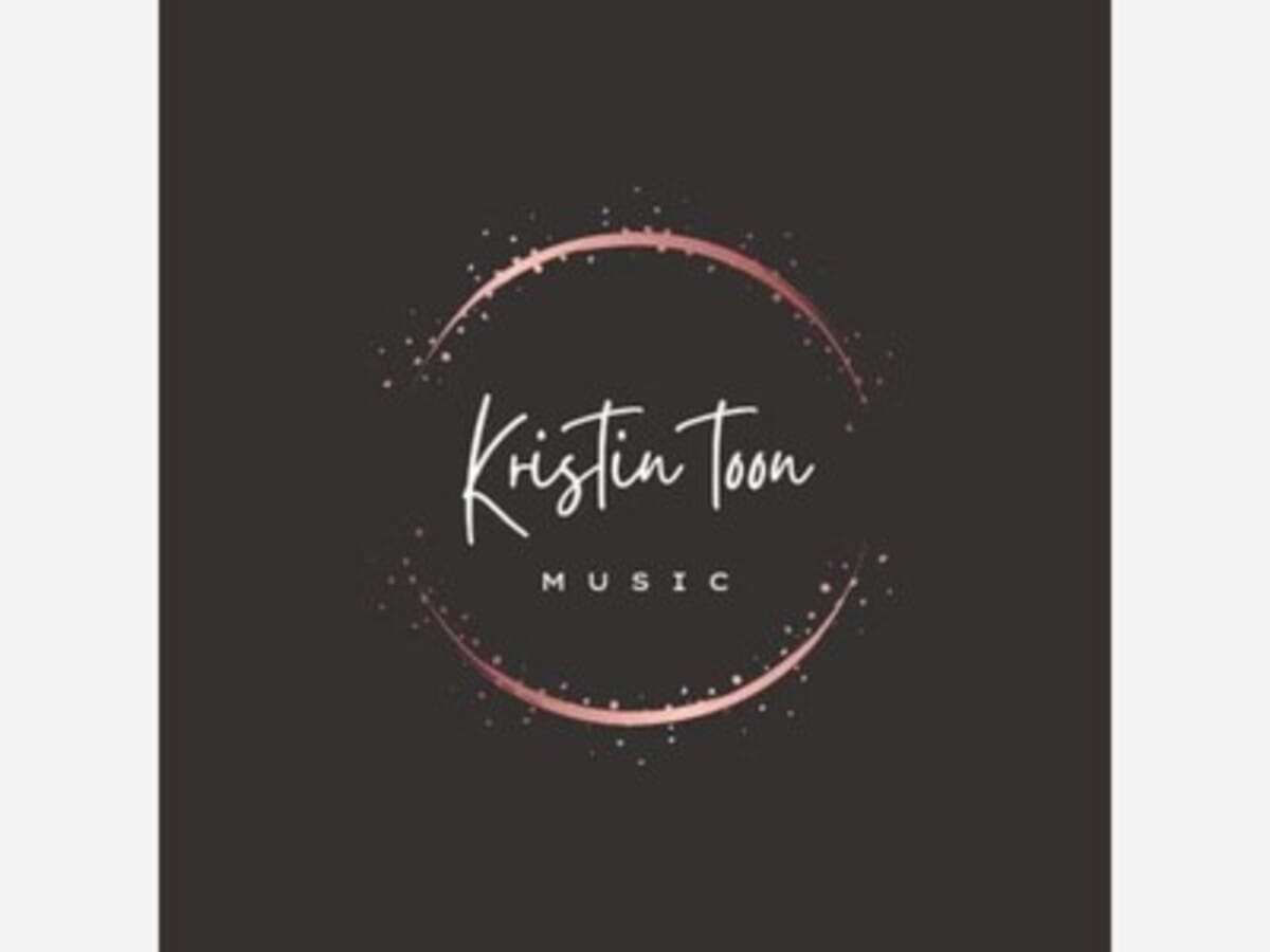 Live: Kristin Toon