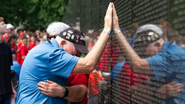 VetsRoll trip gives veterans proper closure, gratitude and respect, with three Hononegah students assisting