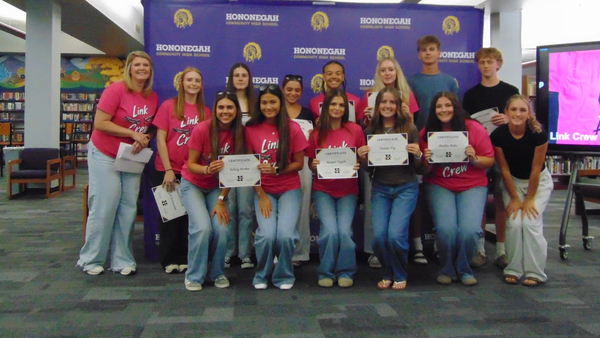 Link Crew members show  caring support to  incoming freshmen