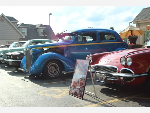 Sophia's Cruise Night 2022: beautiful cars and dinner