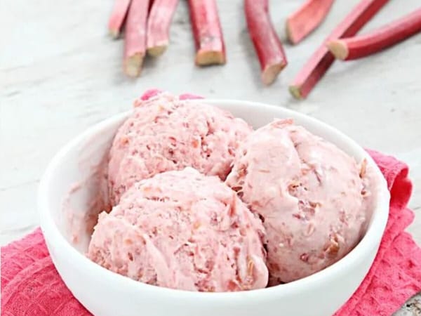 Jennifer's Recipe: No Churn Rhubarb Ice Cream