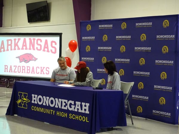 Hononegah swimmer Gracie Colvin signs with Arkansas