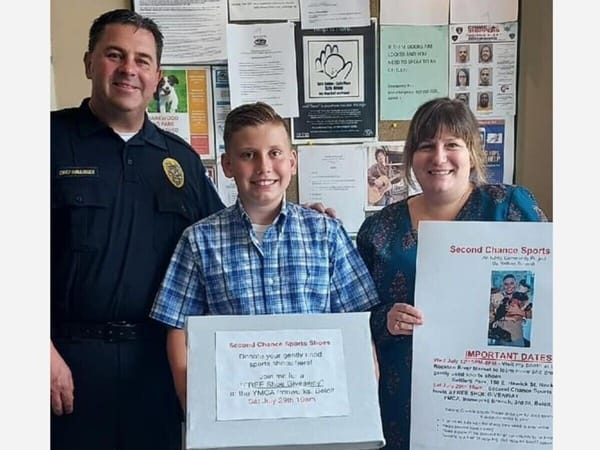 Alumno de secundaria inicia Second Chance Sport Shoes y está aceptando donaciones