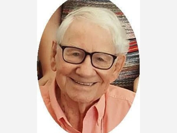 Wally Hanson (1924-2022) was Kinnikinnick superintendent