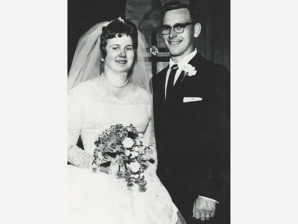 Mr. & Mrs. Richard Mackenthun to celebrate 60th wedding anniversary