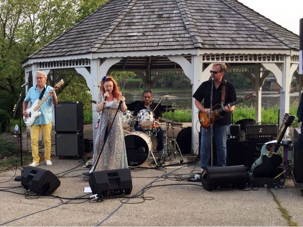 Rockton River Market concert on the lawn