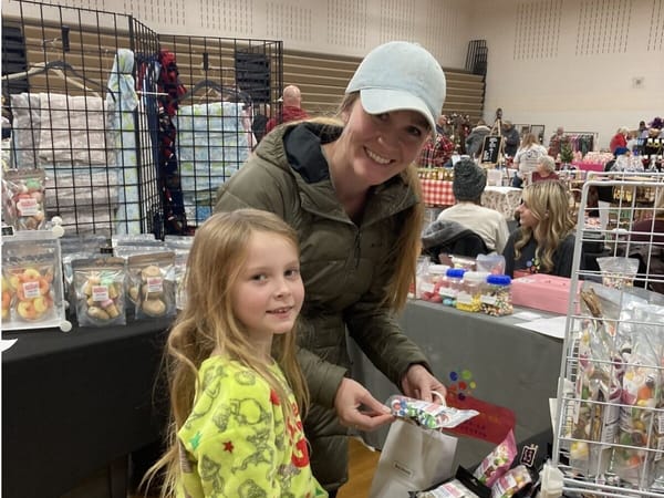 “A Very Merry Christmas Pop-up Shop” at Roscoe Middle School benefits pediatric burn camp