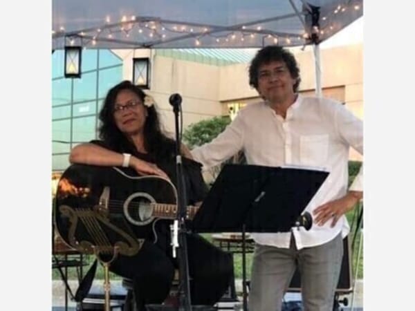 Live Music: Leinaala and Dave