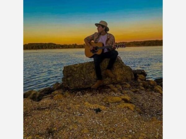 Music: Carson Hall at After the Vine