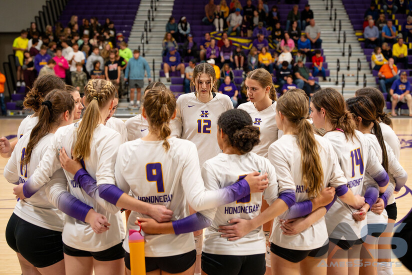 The 2023 Hononegah Indians moments before tasking the court in a Volleyball match